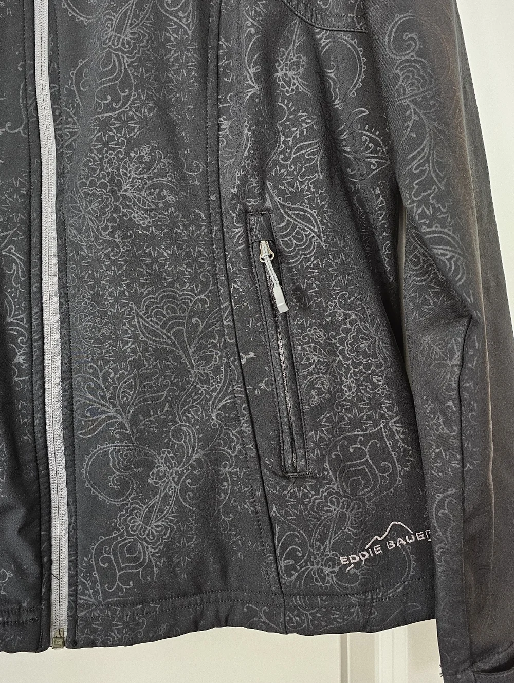 Eddie Bauer stylish functional